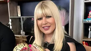 Elena Udrea, imagini rare în costum de baie. Fostul ministru a plecat la mare cu Adrian Alexandrov și fiica lor, Eva