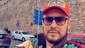 Cum arată mormântul lui Andrei Versace. Locul de veci al „regelui fițelor” a fost lăsat de izbeliște