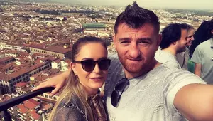Cătălin Moroșanu și soția sa trăiesc o poveste de dragoste la distanță. Cine este și cu ce se ocupă Georgiana: „Nu mă așteptam să fie așa de înțepată”