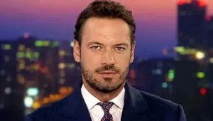 Cine este Marius Pancu. Jurnalistul de la Antena 1 se prezintă ca Mr. Pancu și a cucerit doamnele din mediul online