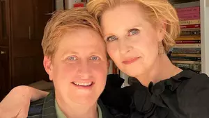 Cynthia Nixon și Christine Marinoni, 22 de ani de iubire. Miranda din „Totul despre sex” trăiește o poveste de dragoste cu o cunoscută activistă