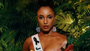 Gabrielle Henry, Miss Jamaica, dă în judecată Miss Universe după ce a căzut de pe scenă și a petrecut luni întregi prin spitale