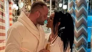 Katie Price l-a părăsit pe soțul ei, escrocul Lee Andrews, după ce a aflat că are doar 13 lei în cont