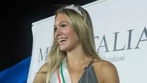 Miss Italia 2026 este româncă. Sarah Rizea practică înotul artistic și vizitează des România: „Este o bucurie să mă întorc și să-mi văd familia extinsă”