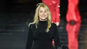 Nadia Comăneci a strălucit pe podium la Paris, la 64 de ani, alături de Jane Fonda, Eva Longoria și Heidi Klum: „Să reprezint România la Le Défilé L’Oréal Paris a fost o experiență cu totul specială”