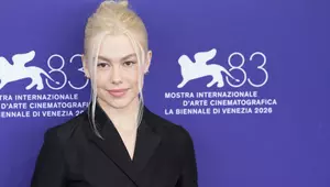 Phoebe Bridgers, apariție neconvențională pe covorul roșu la Festivalul de film de la Veneția