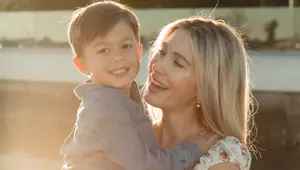 Fiul influenceriței Jennifer Burnham a murit la 4 ani: „Raiul l-a primit pe îngerul nostru”