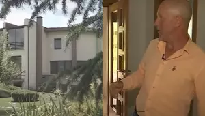 Cum arată casa în care locuiește Mugur Mihăescu. Are gazon pe acoperiș, piscină interioară și o grădină luxuriantă