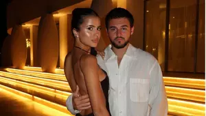 Mario Fresh, din vacanță, direct la spital. Ce a pățit cântărețul la Paris și cum a apărut alături de iubita lui 