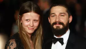 Mia Goth și Shia LaBeouf divorțează după un deceniu de căsnicie