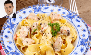 Tagliatelle cu piure de mazare si somon