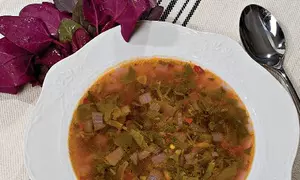 Borș de lobodă roșie de la Dersca