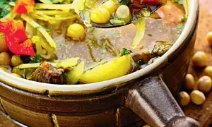 Ciorbă de varză cu legume asortate