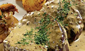 Friptură de miel cu sos de piper