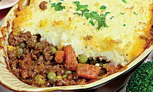 Ghiveci în crustă de cartofi