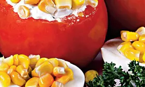Roşii umplute cu porumb