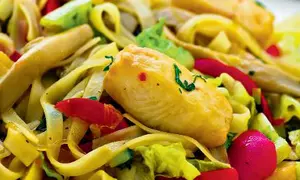 Salată de paste cu peşte