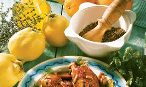 Pui cu gutui la cuptor