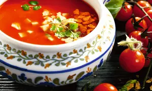 Cremă de roşii cu crutoane