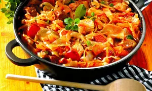 Ghiveci cu cârnaţi