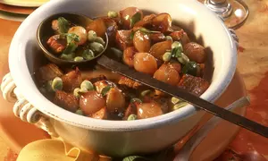 Gulaş cu fasole şi ceapă