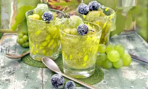 Jeleu din vin cu struguri