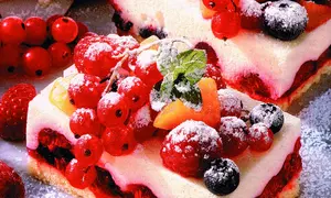 Prăjitură cu fructe de pădure