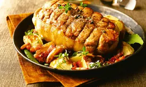 Ruladă de curcan în sos de mere