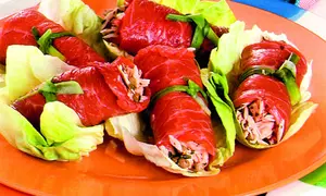 Rulouri de somon cu ton