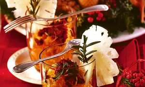 Salată de ananas cu zahăr caramel