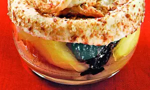 Salată de fructe crocantă