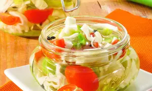 Salată de varză şi roşii