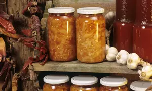 Zacuscă cu vinete şi gogoşari