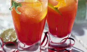 Cocteil cu lămâie şi nectarine