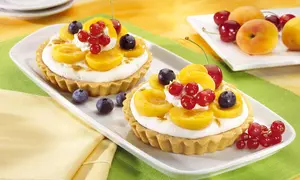 Tartă cu fructe și rom