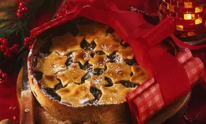 Plăcintă cu nuci şi fructe uscate