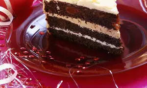 Tort de ciocolată cu frişcă