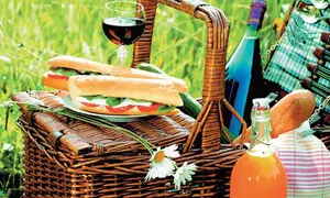 Sandvişuri cu brânză şi roşii