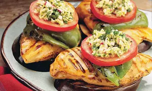 Piept de pui la grătar cu legume