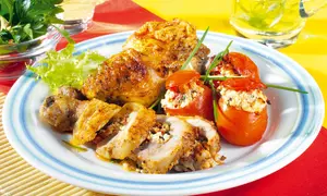 Pui umplut cu orez şi ciuperci