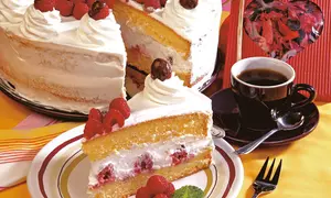 Tort cu fructe și migdale