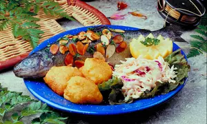 Peşte cu migdale şi verdeaţă