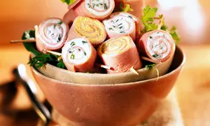 Rulouri de şuncă asortate