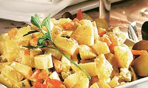 Salată cu ouă fierte