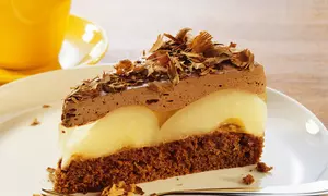 Tort cu ciocolată şi pere