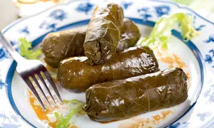 Sărmăluţe în foi de viţă cu orez (de post)