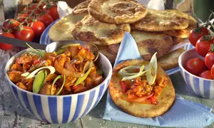 Brânzoaice cu sos de roşii şi praz