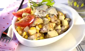 Salată de pui cu porumb
