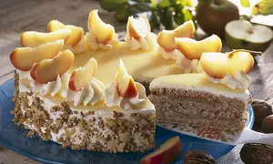 Tort de mere cu blat de nuci