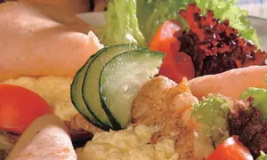 Şniţele cu piure de cartofi şi brânză